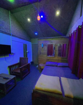 Jerusalem home stay - Leo wood house